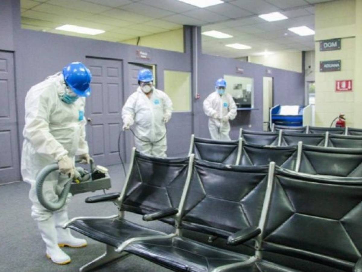 La mayoría de casos confirmados hasta las 6:00 a.m. del 11 de marzo tienen en común que fueron contraídos por personas que han retornado de Europa o Estados Unidos. Foto CEPA / El Salvador La mayoría de casos confirmados hasta las 6:00 a.m. del 11 de marzo tienen en común que fueron contraídos por personas que han retornado de Europa o Estados Unidos. Foto CEPA / El Salvador