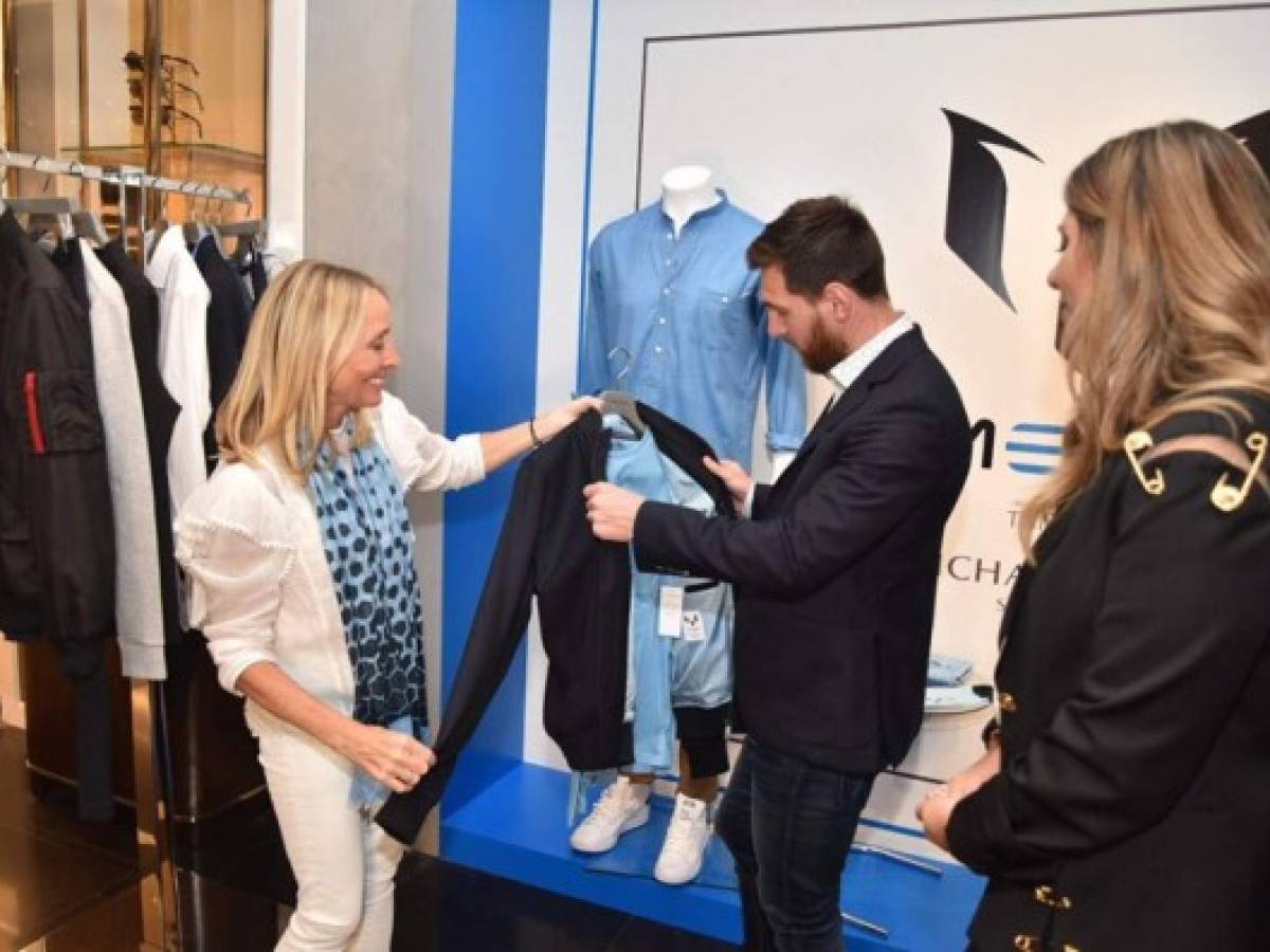 Messi presenta su nueva colección de moda diseñada por Virginia Hilfiger
