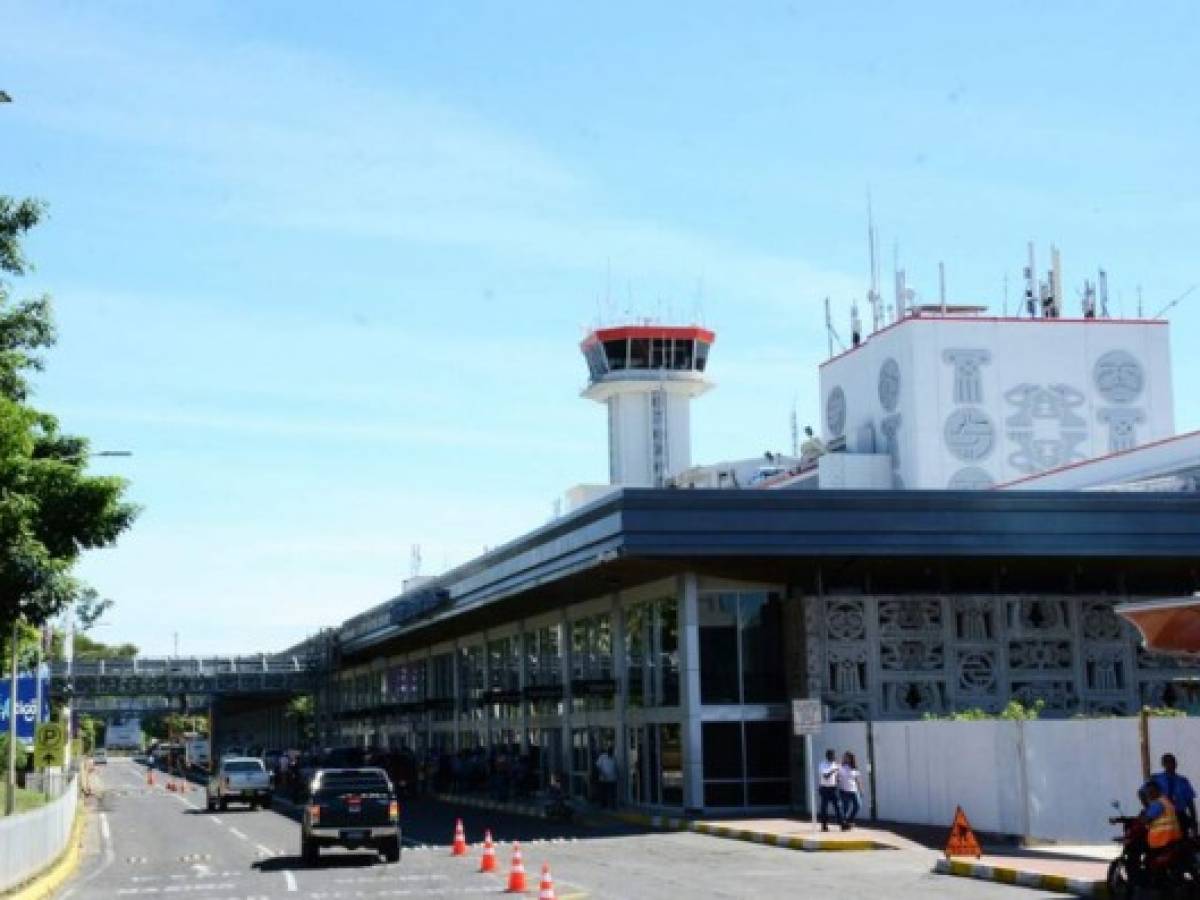 Aeropuerto de El Salvador movilizará más de 3 millones de pasajeros en 2017