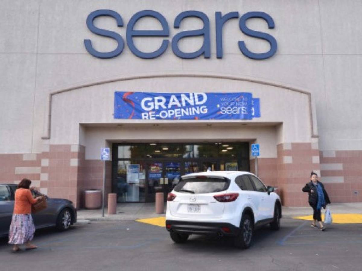 Sears cerrará casi 100 tiendas más