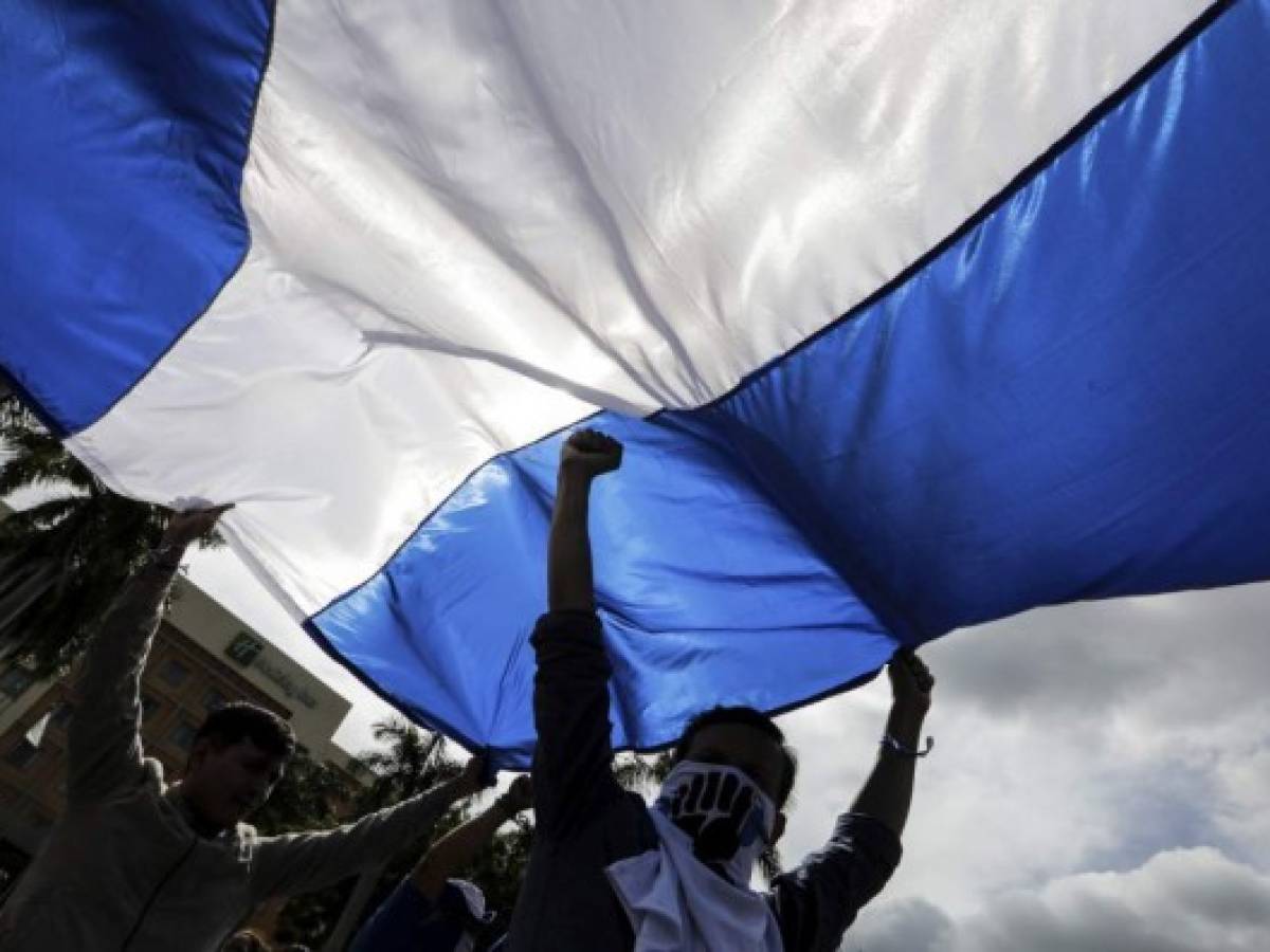 Conmemoran Día de los Derechos Humanos bajo asedio de policía en Nicaragua