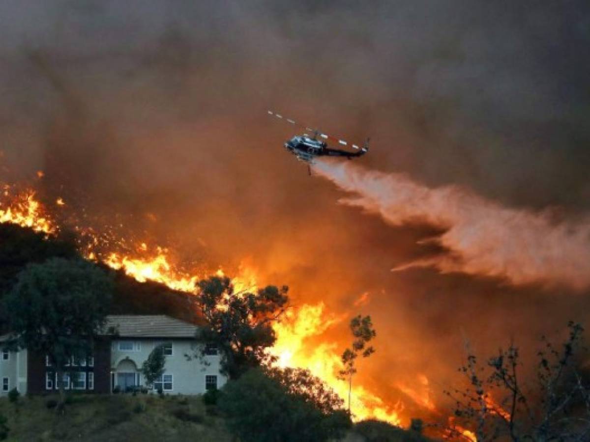 EEUU: Más de 1.000 desaparecidos por incendios en California