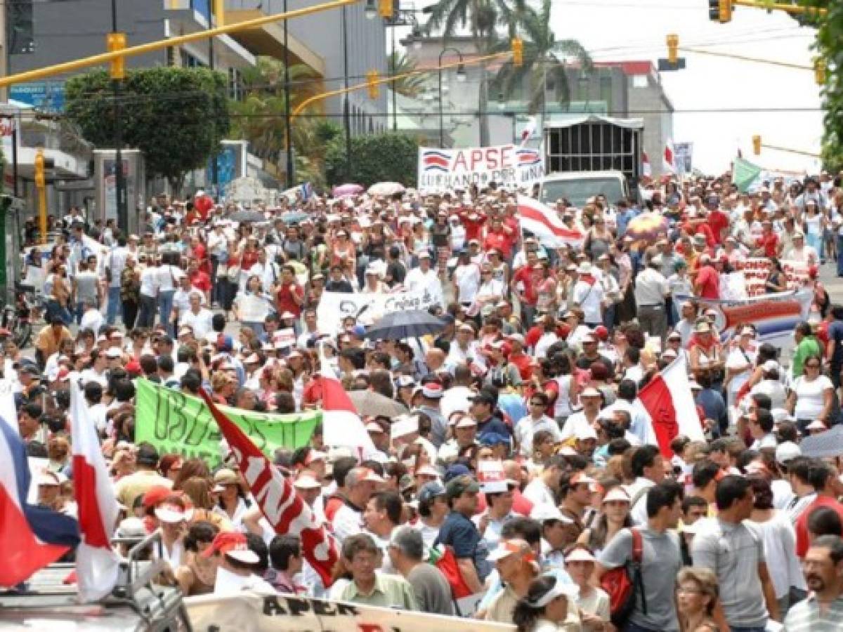 Costa Rica: Solís no logra destrabar huelga docente