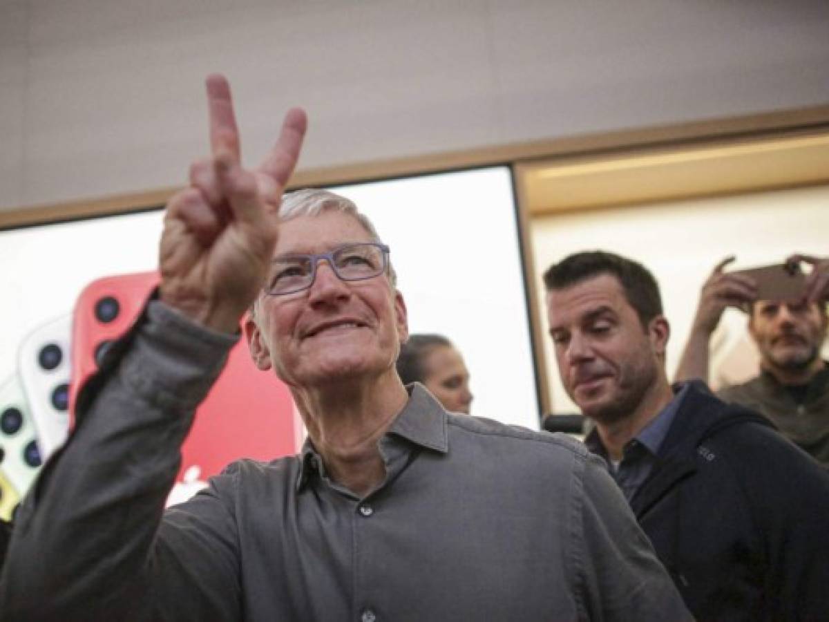 Director general de Apple llega a China tras polémica sobre Hong Kong