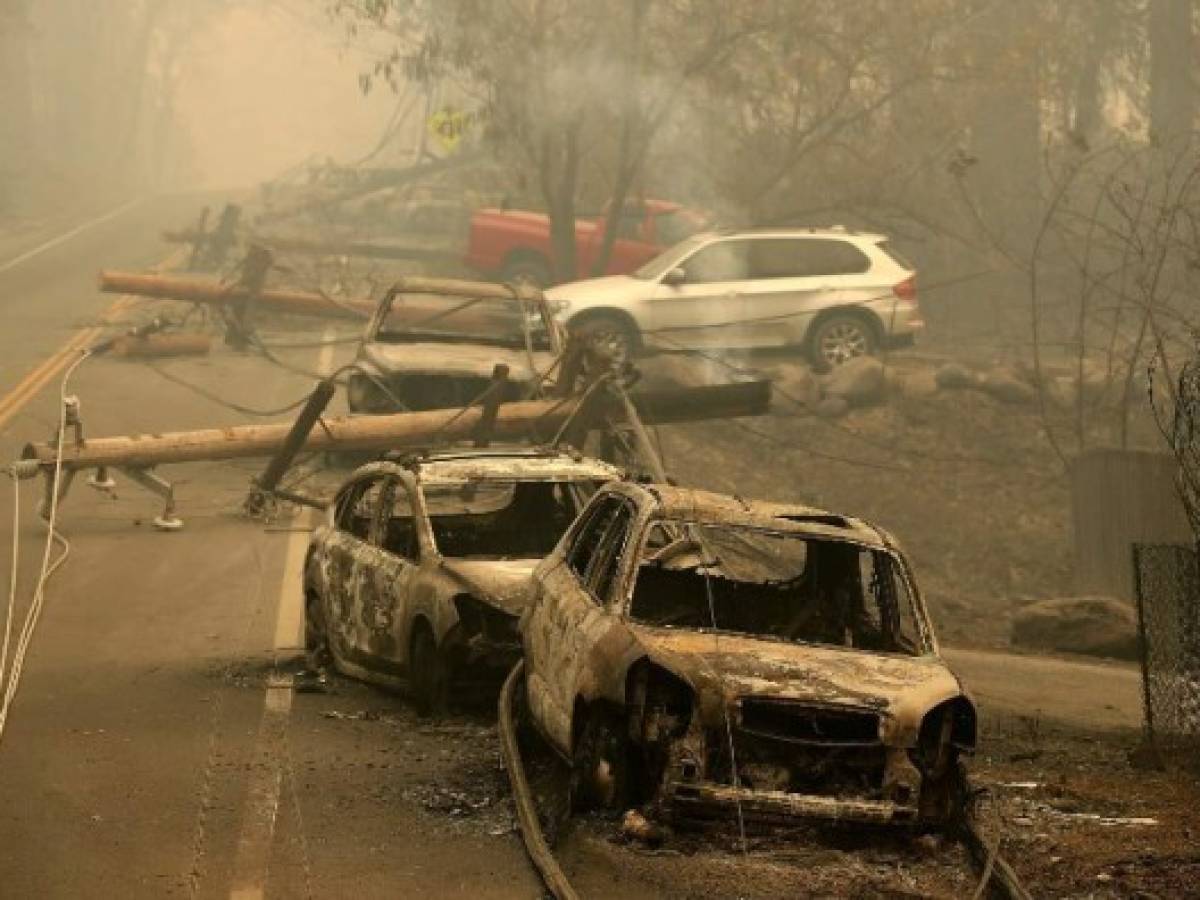 Más de 250.000 evacuados por incendios en California
