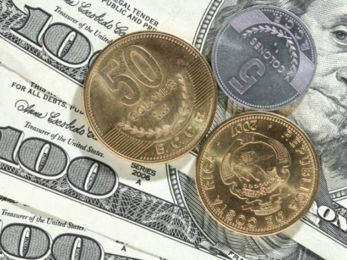 100 dollar bills and coins of Costa Rica 100 dollar bills and coins of Costa Rica
