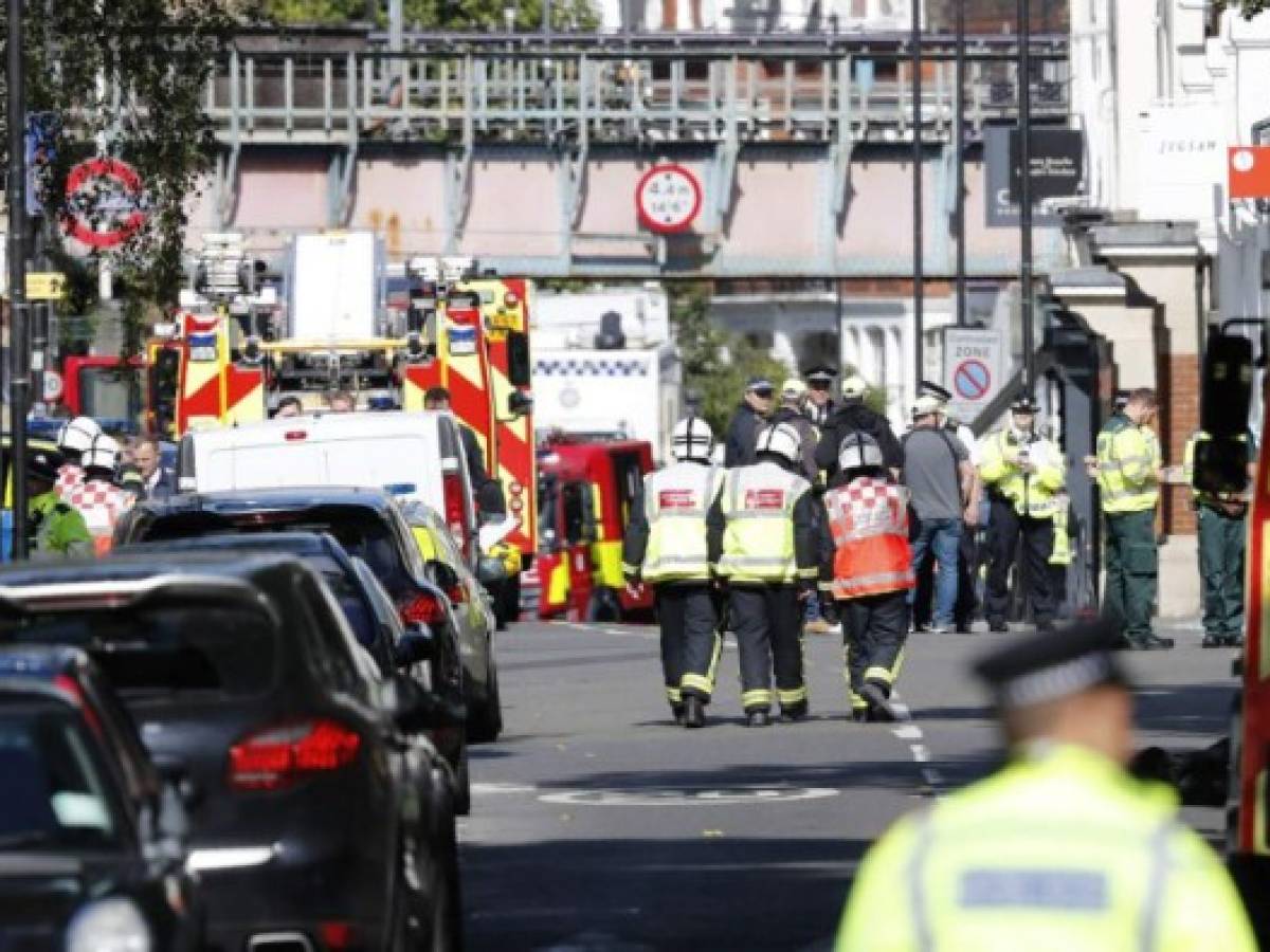 Atentado en Londres: Bomba casera estalló en vagón del metro