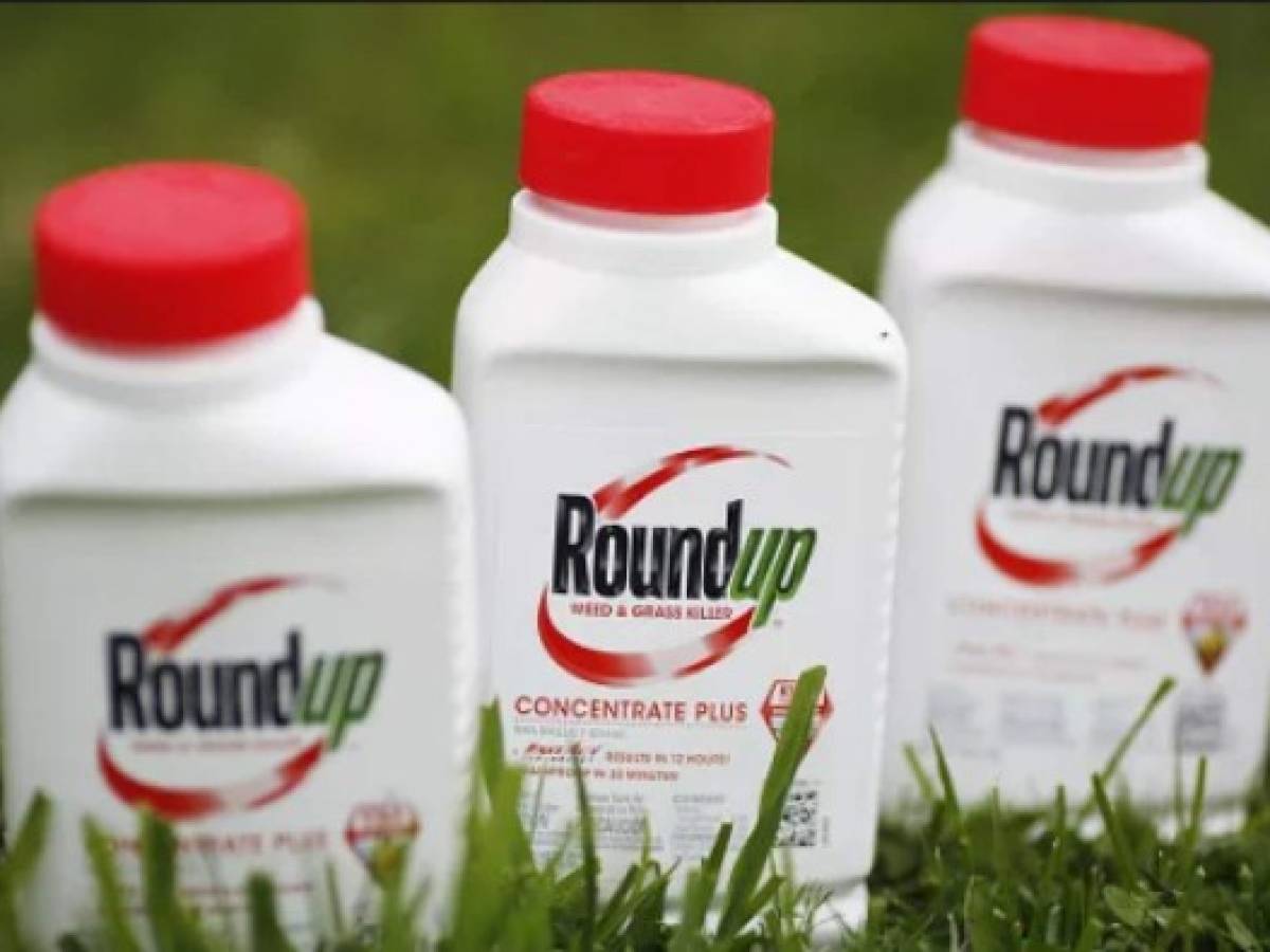 Reducen condena a Monsanto por caso de herbicida con glifosato
