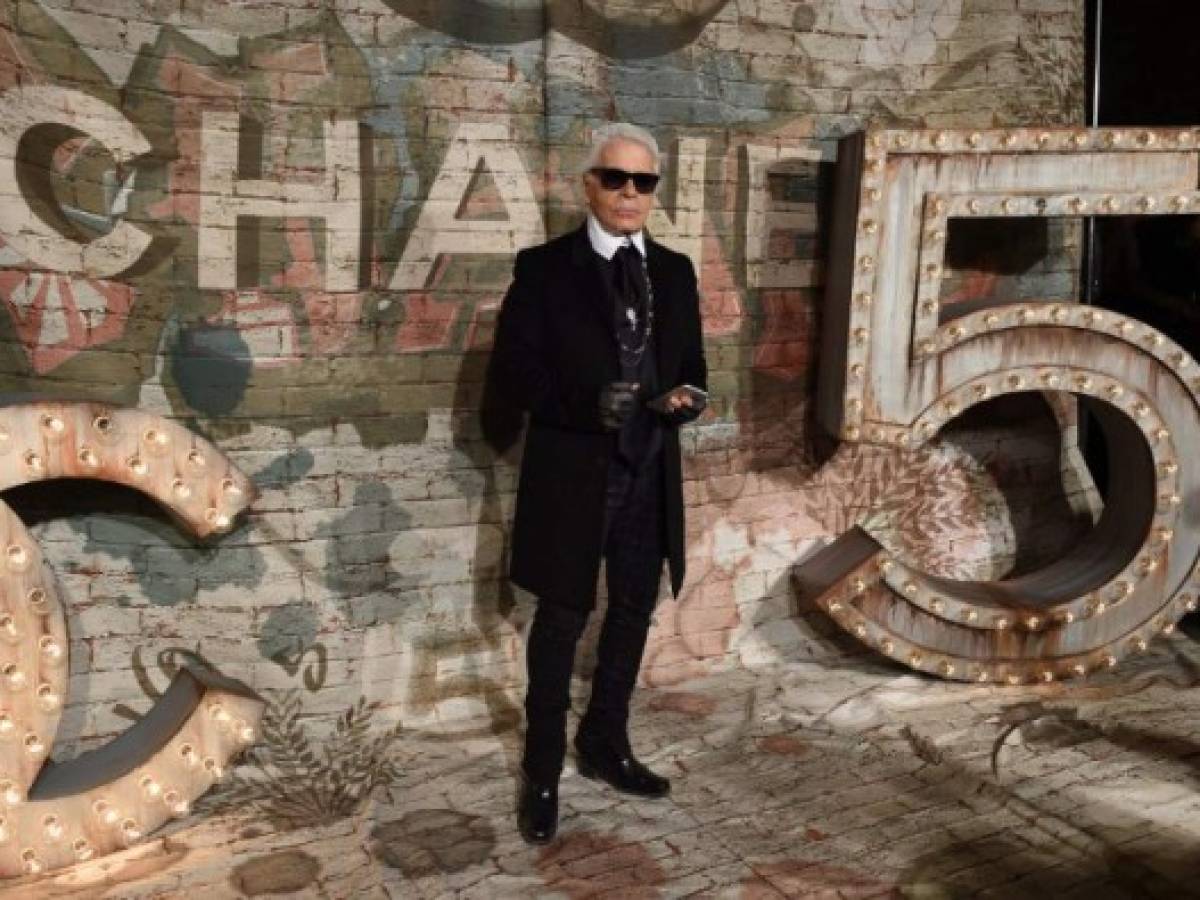 Fallece Karl Lagerfeld, el prolífico 'Kaiser' de la moda, director creativo de Chanel