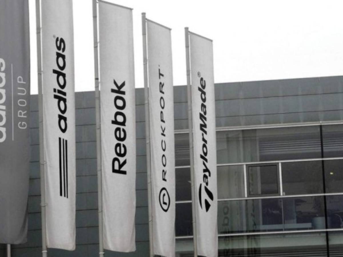 Adidas estudia varias opciones para su filial Reebok, entre ellas la venta