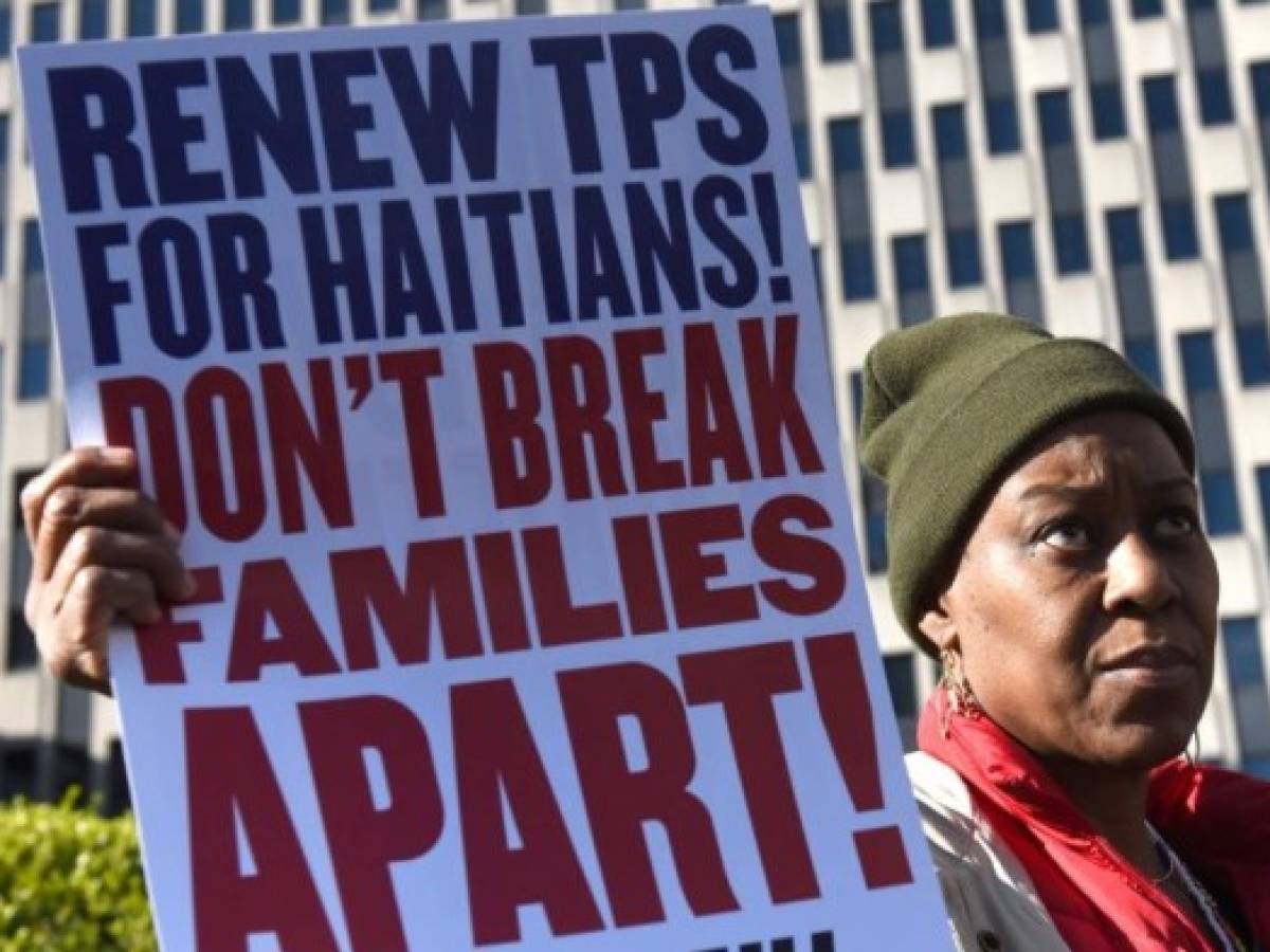Haitianos reclaman a Trump: 'Re-si-den-cia' (tras fin del TPS)