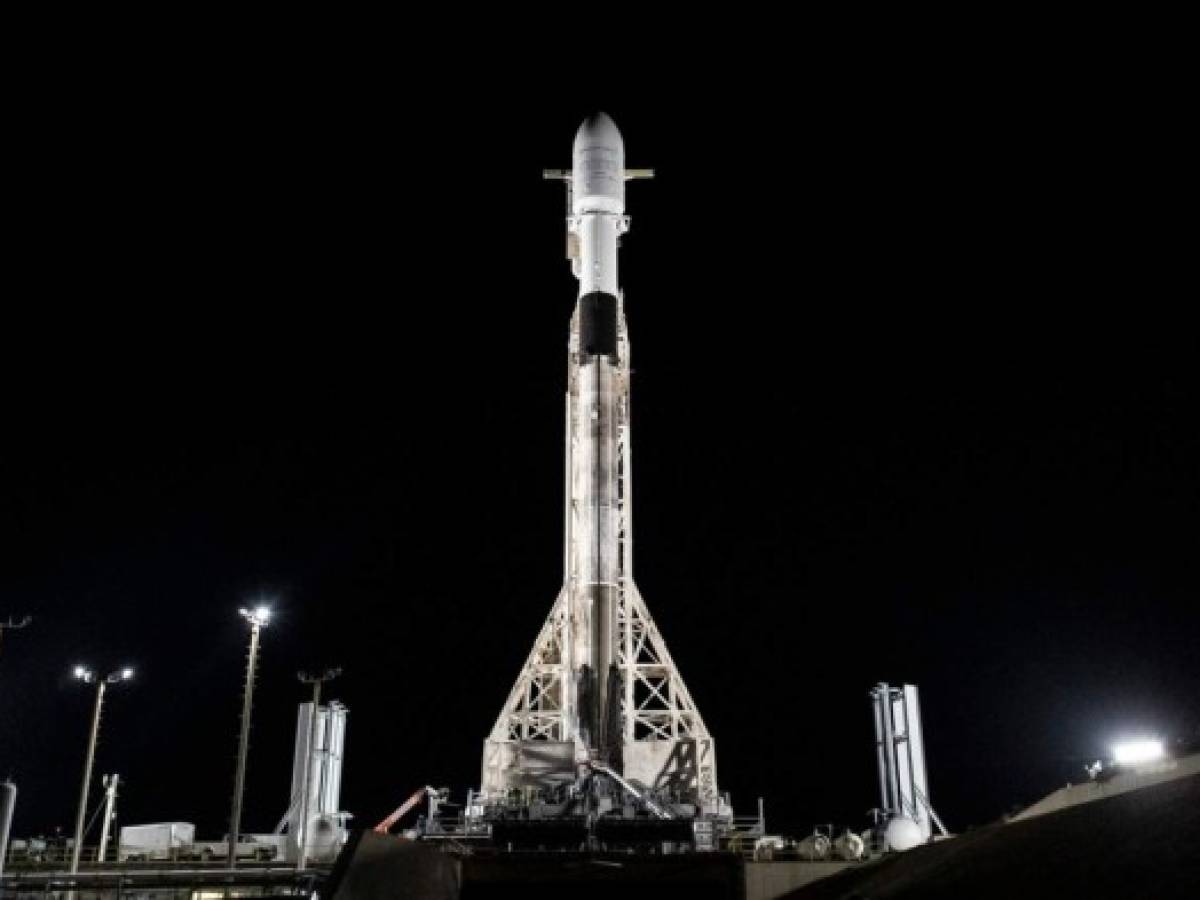 SpaceX pone al mismo tiempo 64 minisatélites en órbita