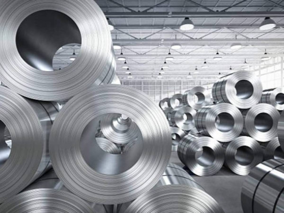 EEUU considera elevar tarifas a la importación de acero y aluminio