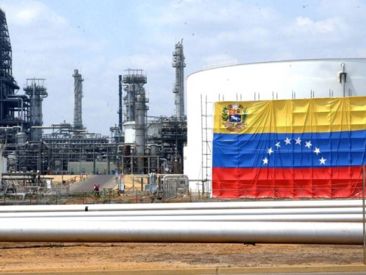 Venezuela cierra grifo de crudo a sus aliados de Petrocaribe