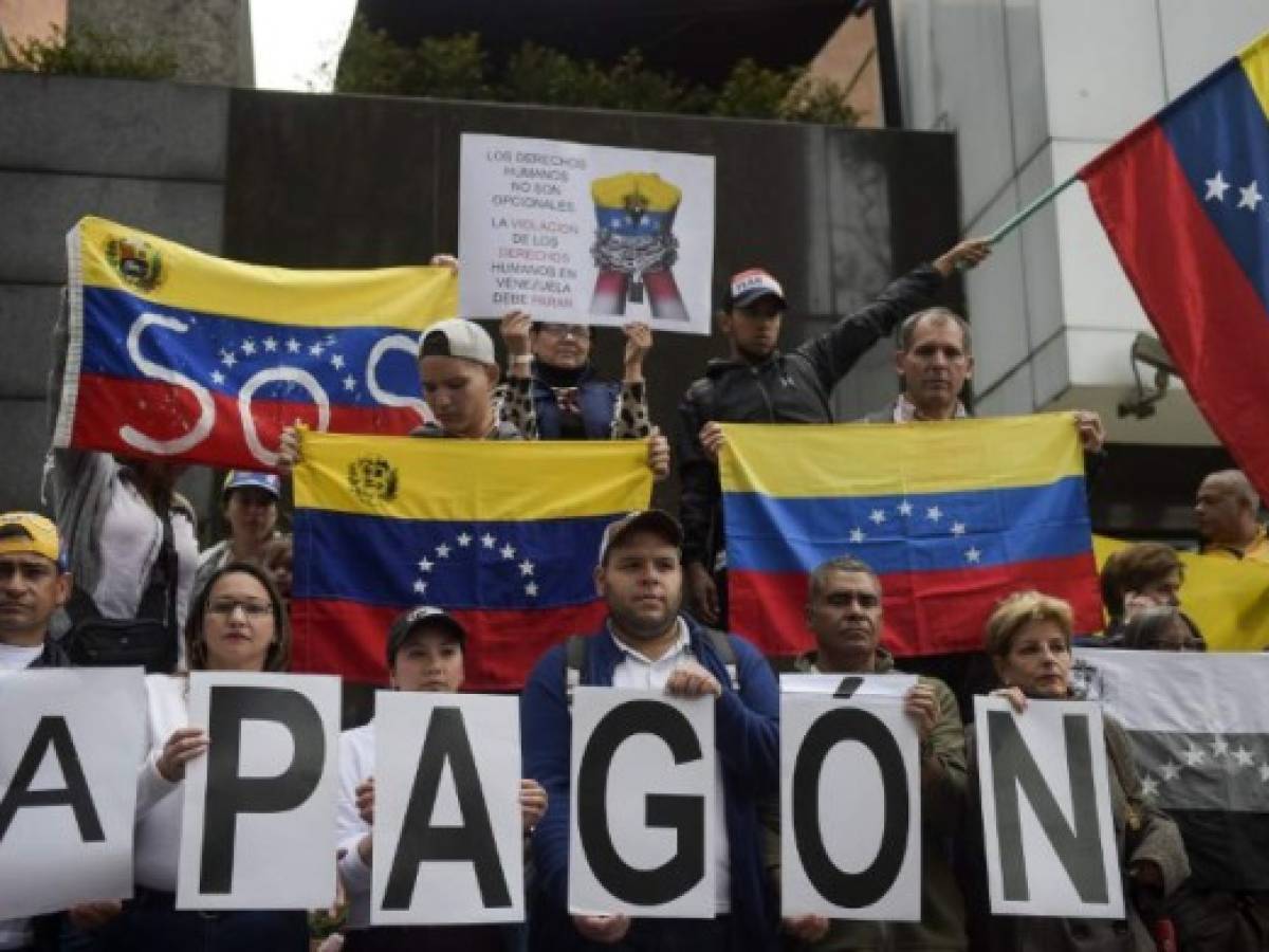 Venezuela reconoce el devastador estado de su economía