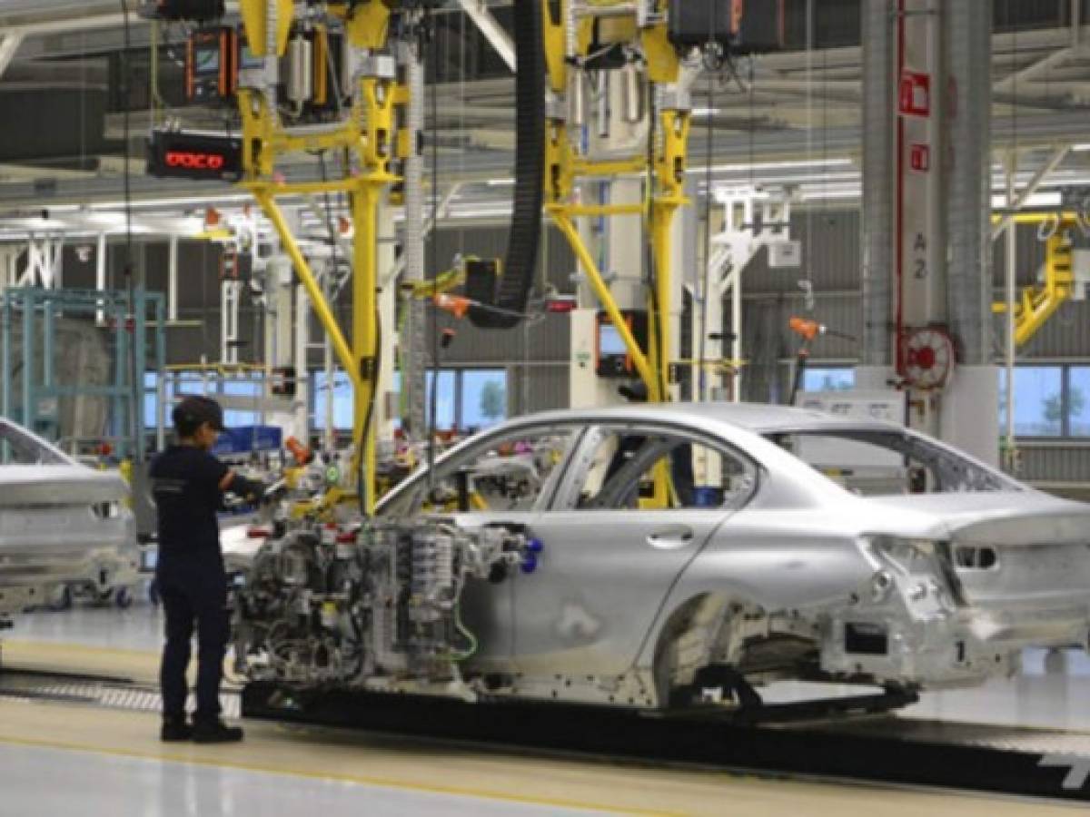 México reporta dramática caída de producción y exportación de autos en abril