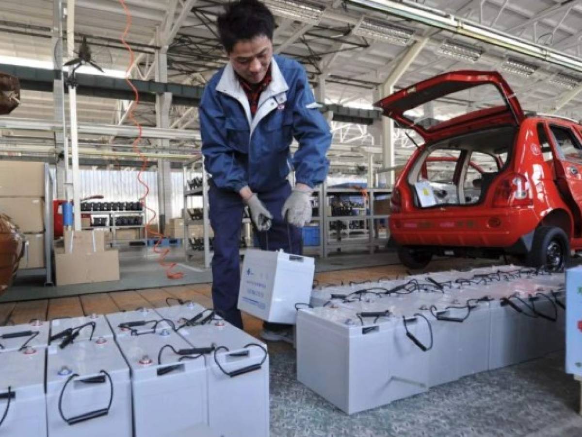 China, a punto de adueñarse de la mitad del litio mundial (clave para los autos eléctricos)