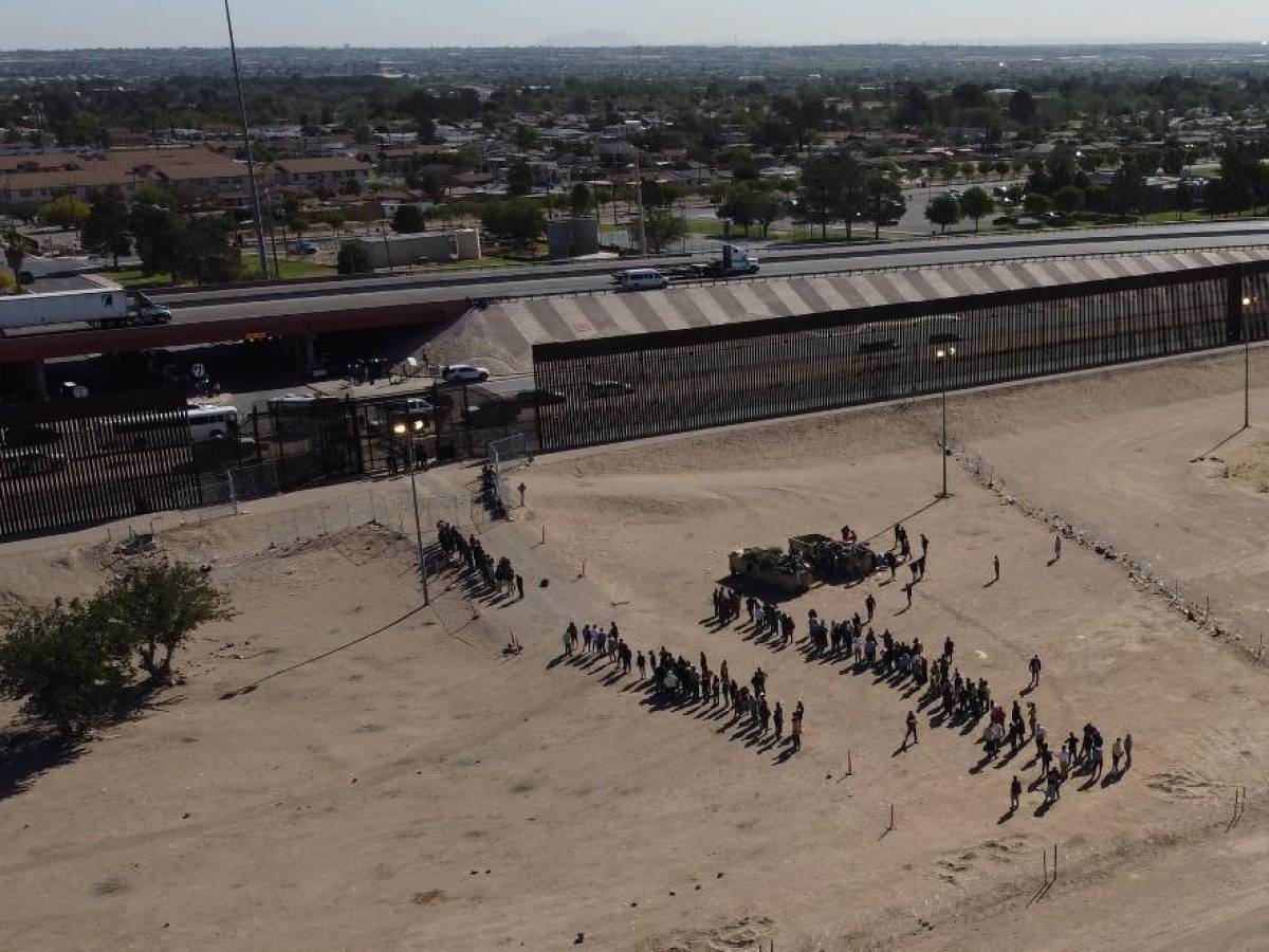 Aplicación para pedir asilo en EEUU, un ‘bingo’ para migrantes en la frontera