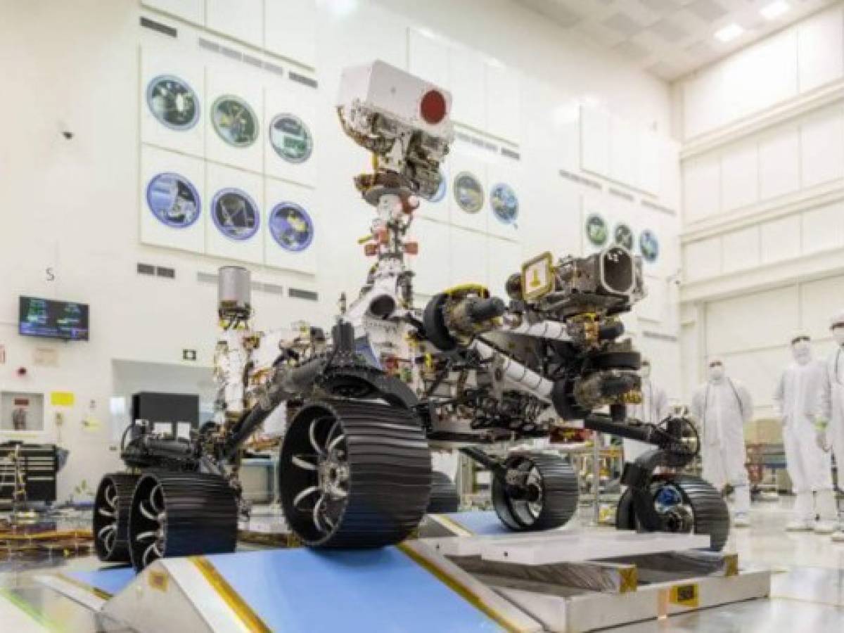 NASA se dispone a enviar a Marte un robot cazador de microbios