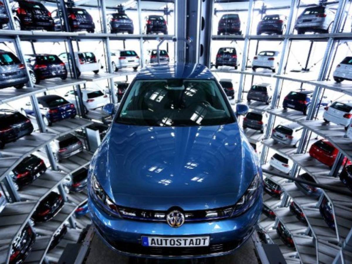 Volkswagen rebasa a Toyota y se perfila como el mayor fabricante de autos en el mundo