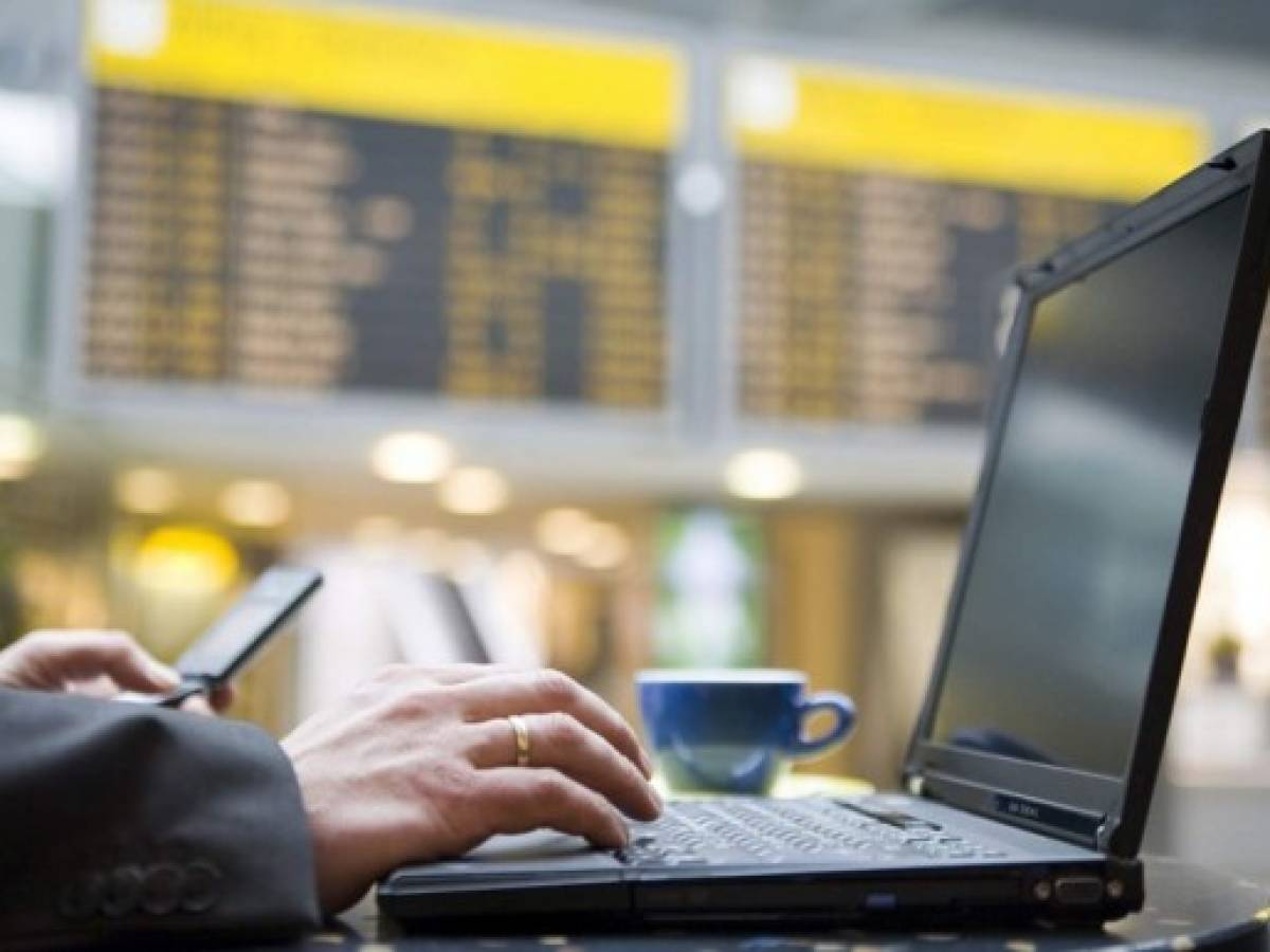 EEUU y Gran Bretaña prohíben computadoras y tabletas en vuelos de países árabes