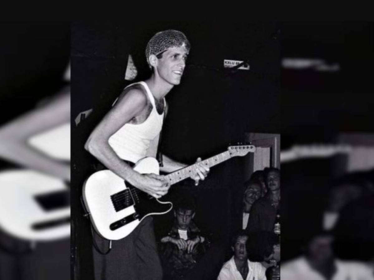 Muere Jack Sherman, primer guitarrista de los Chili Peppers