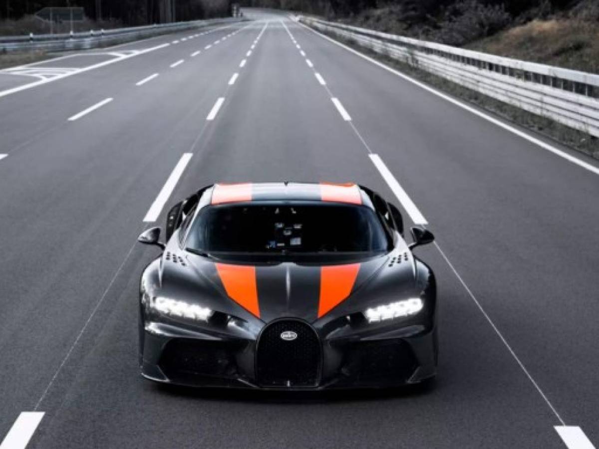 Bugatti Chiron logra el título del 'auto más rápido del mundo'