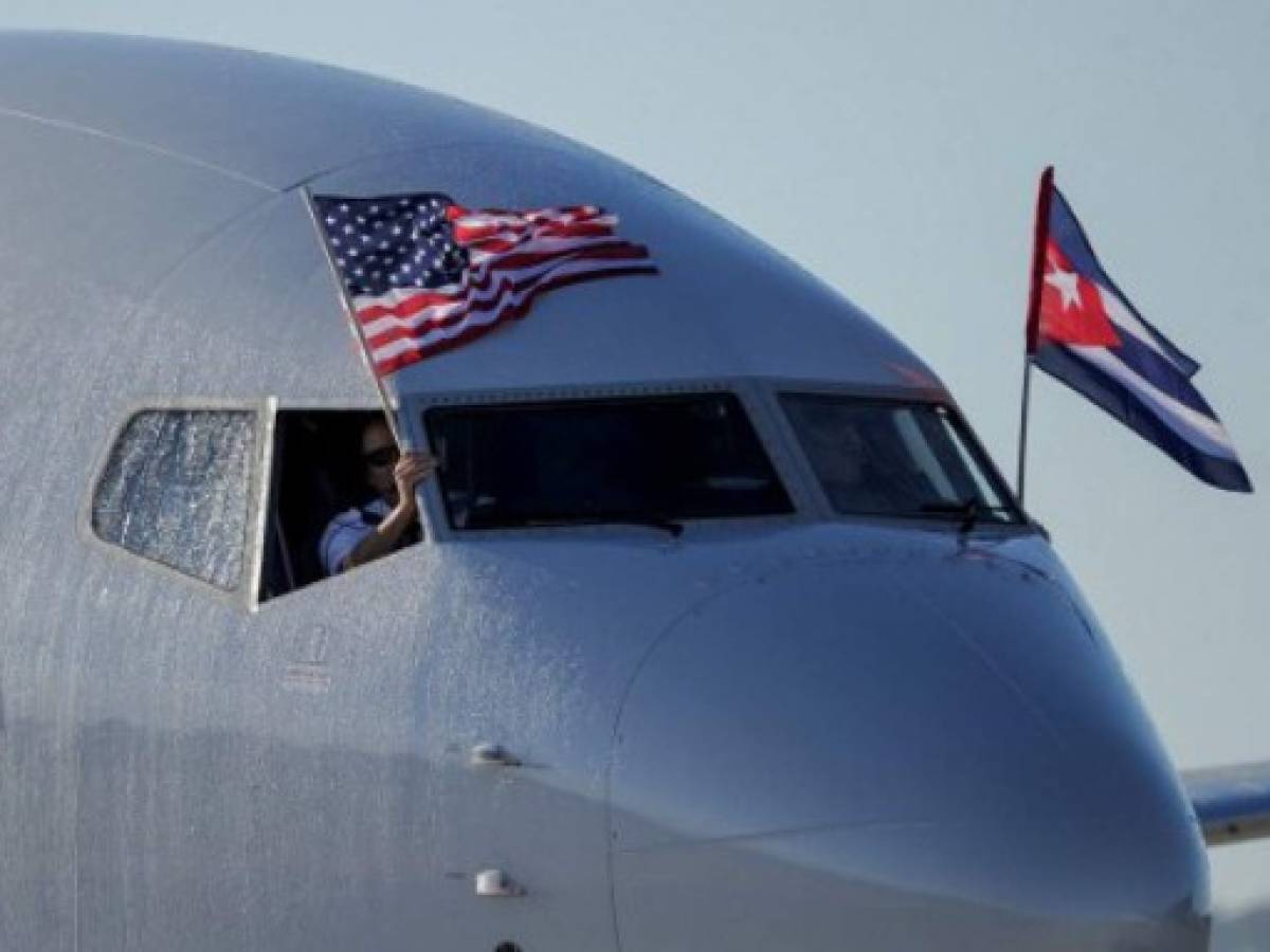 El primer vuelo comercial de EEUU a La Habana llega para los funerales de Castro