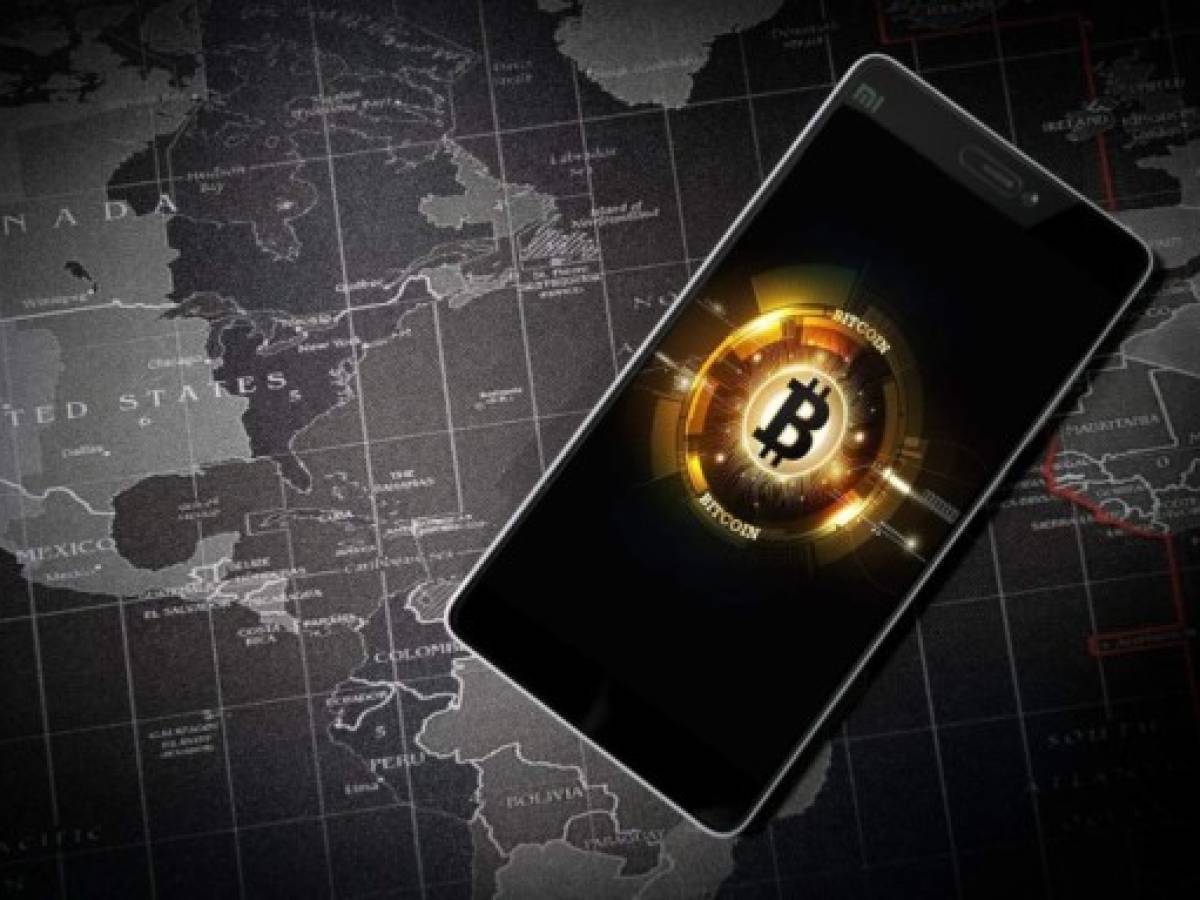 Fundador de Twitter y Jay Z quieren convertir al bitcoin en la moneda de Internet