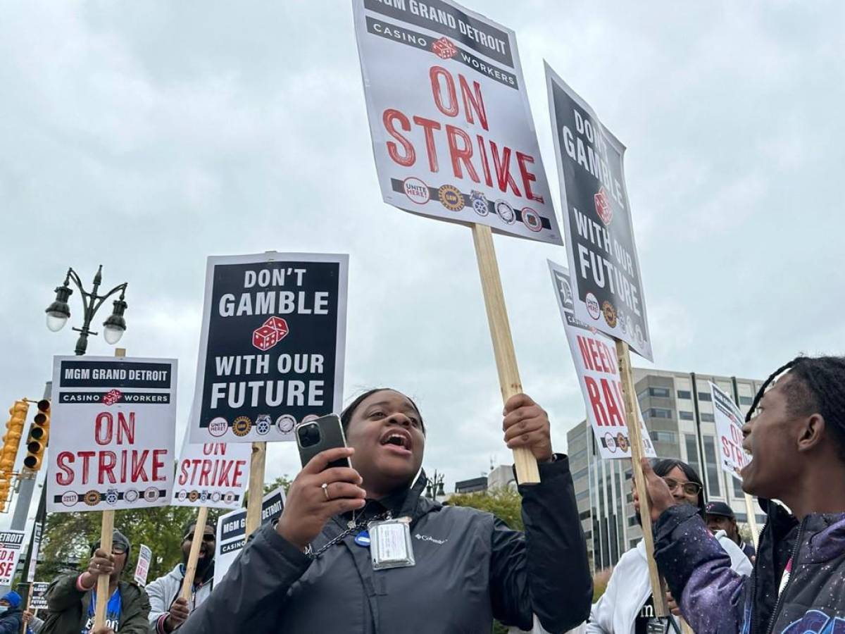 Trabajadores del sector turístico en Estados Unidos se unen a nuevas huelgas