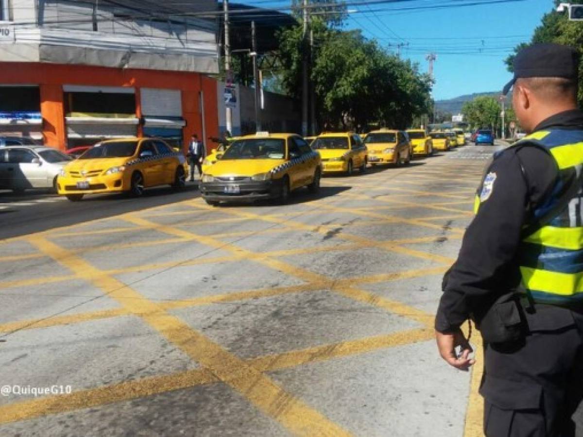 El Salvador: Taxistas piden prohibir operación de Uber