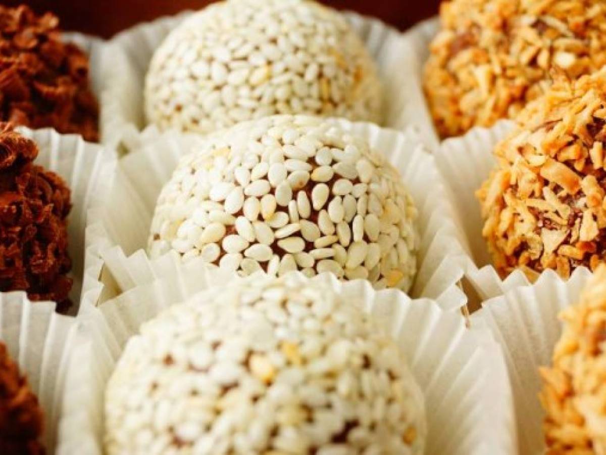 Los bombones de chocolate con mezclas de frutas, nueces, semillas y licores, fueron otra de las categorías premiadas en la Primer Competencia de Chocolate Centroamérica 2017, en la que participaron 42 empresas de la región, México y Belice. Foto cortesía de Chocolate Momotombo. Los bombones de chocolate con mezclas de frutas, nueces, semillas y licores, fueron otra de las categorías premiadas en la Primer Competencia de Chocolate Centroamérica 2017, en la que participaron 42 empresas de la región, México y Belice. Foto cortesía de Chocolate Momotombo.