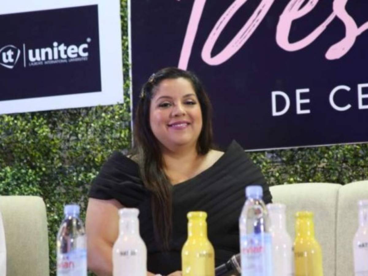Johana Hernández es la creadora de la marca GLAUDI. Es diseñadora de modas nacida en EEUU de padres salvadoreños. Fue parte del panel Centroamericanas sin Límites. Johana Hernández es la creadora de la marca GLAUDI. Es diseñadora de modas nacida en EEUU de padres salvadoreños. Fue parte del panel Centroamericanas sin Límites.