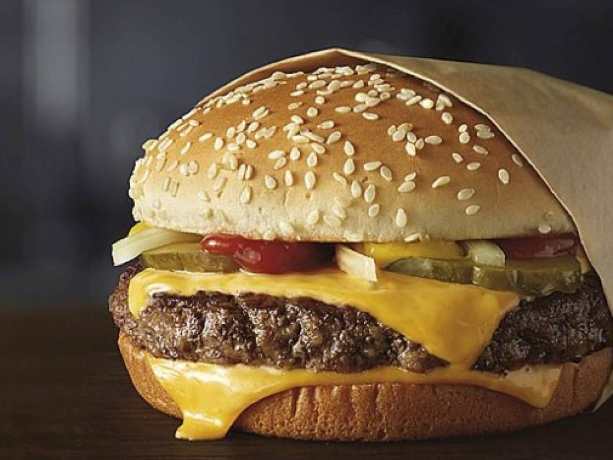 McDonald's le abre la puerta a la carne fresca