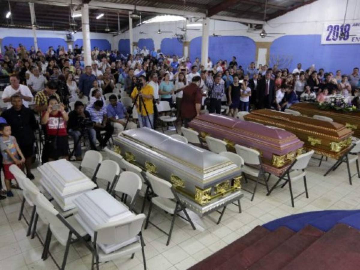 El luto envuelve a Nicaragua mientras se insiste en mantener el diálogo