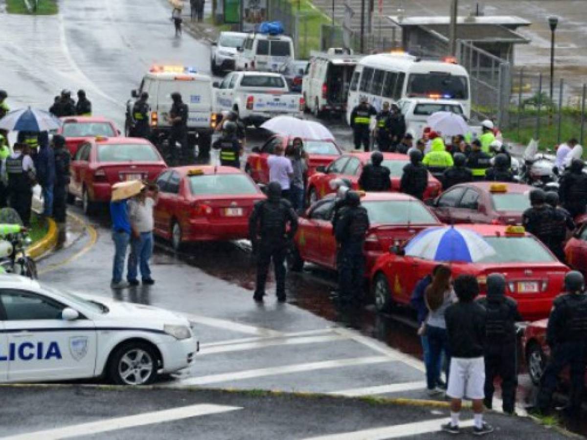 Costa Rica: La Policía detiene a 74 taxistas por los bloqueos en la protesta contra Uber