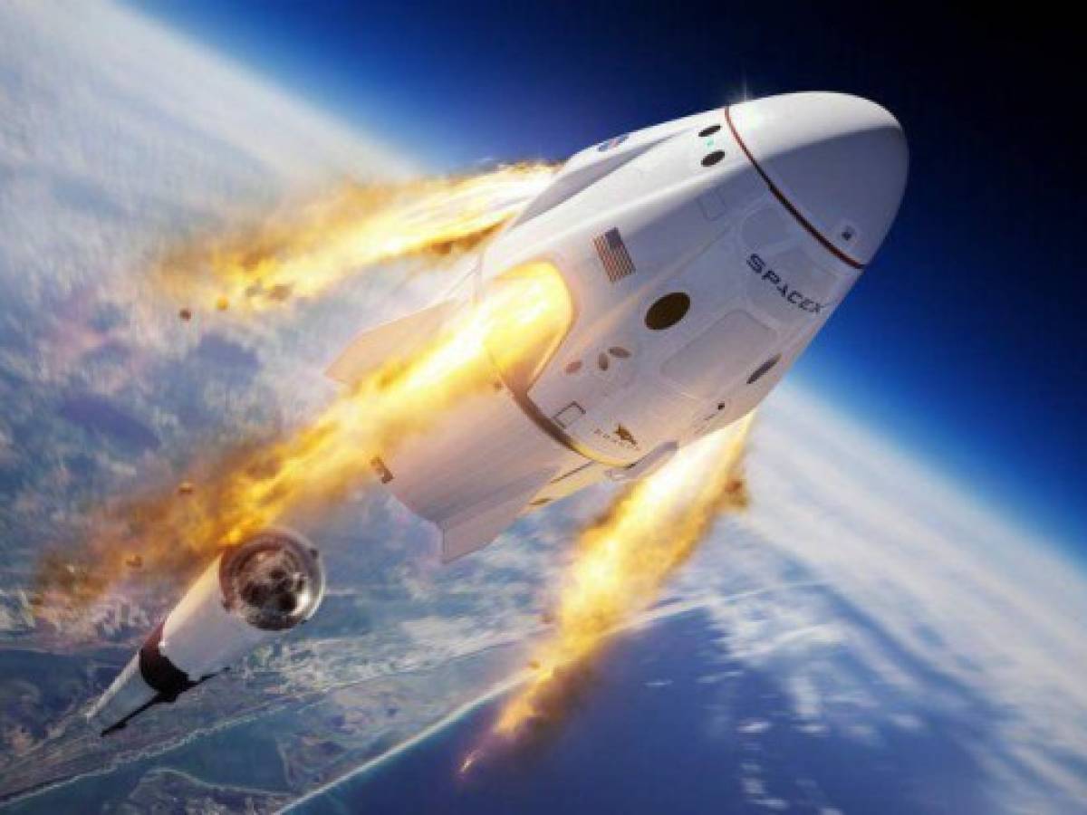 SpaceX anuncia para 2021 el primer vuelo 'totalmente comercial' al espacio