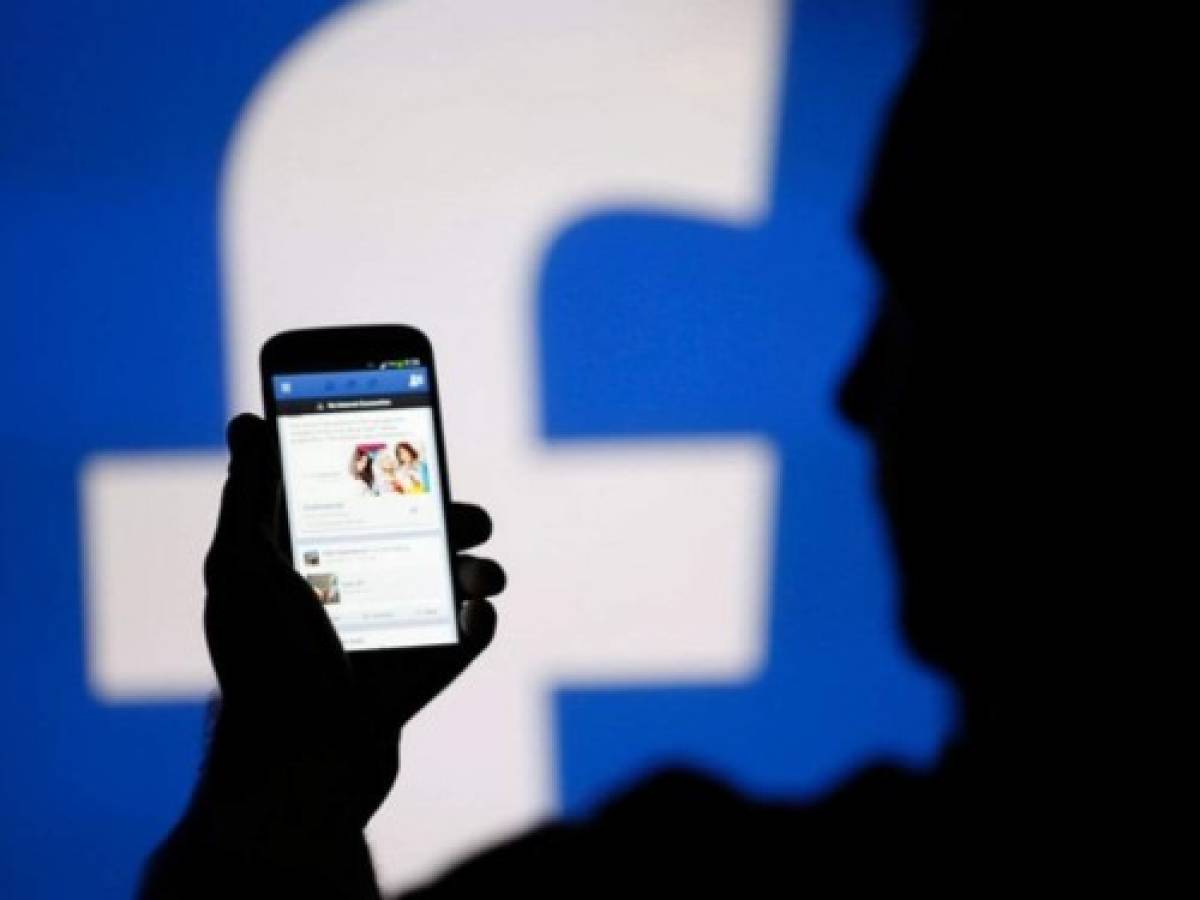 ¿Podría derrumbarse el imperio de Facebook?