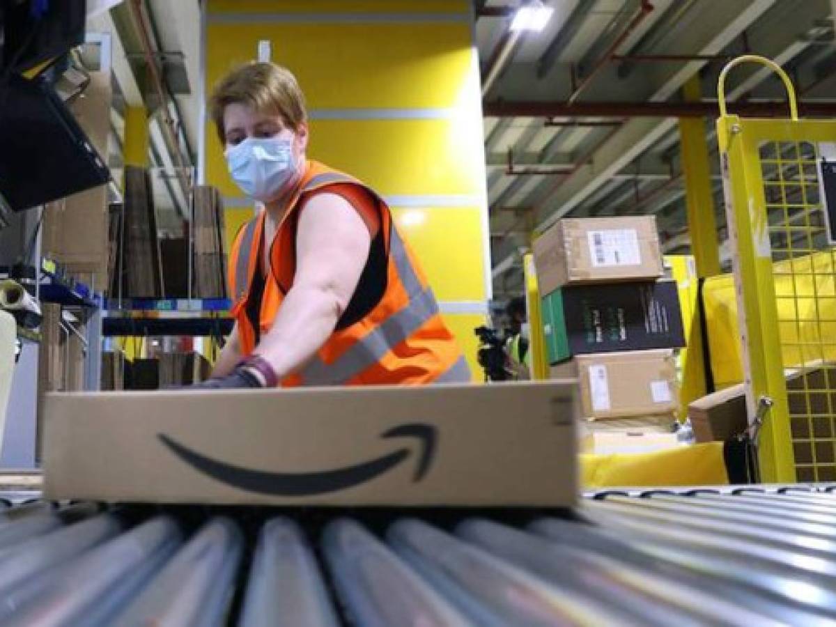 Amazon pospone regreso presencial de empleados para enero de 2022