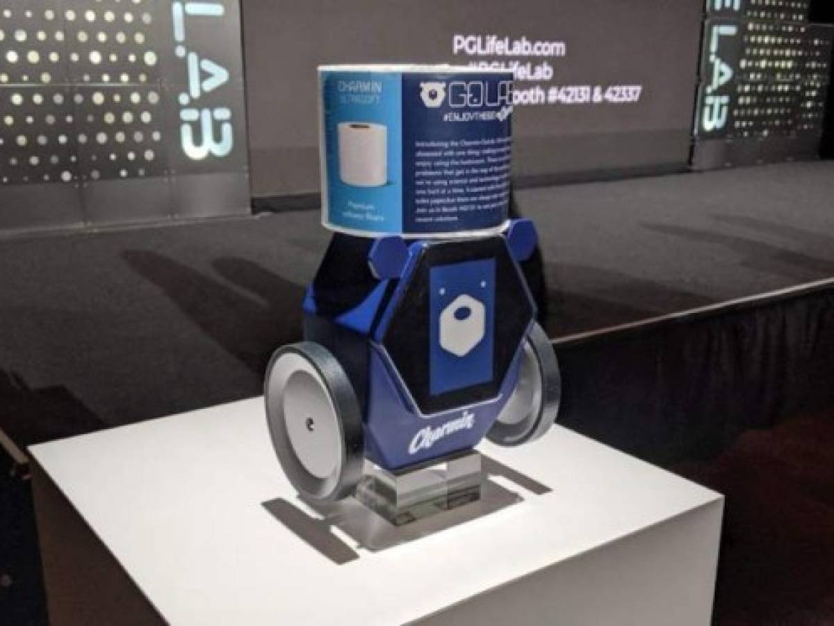Por su parte, la compañía estadounidense de papel higiénico Charmin ha presentado RollBot, un robot que se puede controlar a través del 'smartphone' para que lleve al usuario papel higiénico. Por su parte, la compañía estadounidense de papel higiénico Charmin ha presentado RollBot, un robot que se puede controlar a través del 'smartphone' para que lleve al usuario papel higiénico.