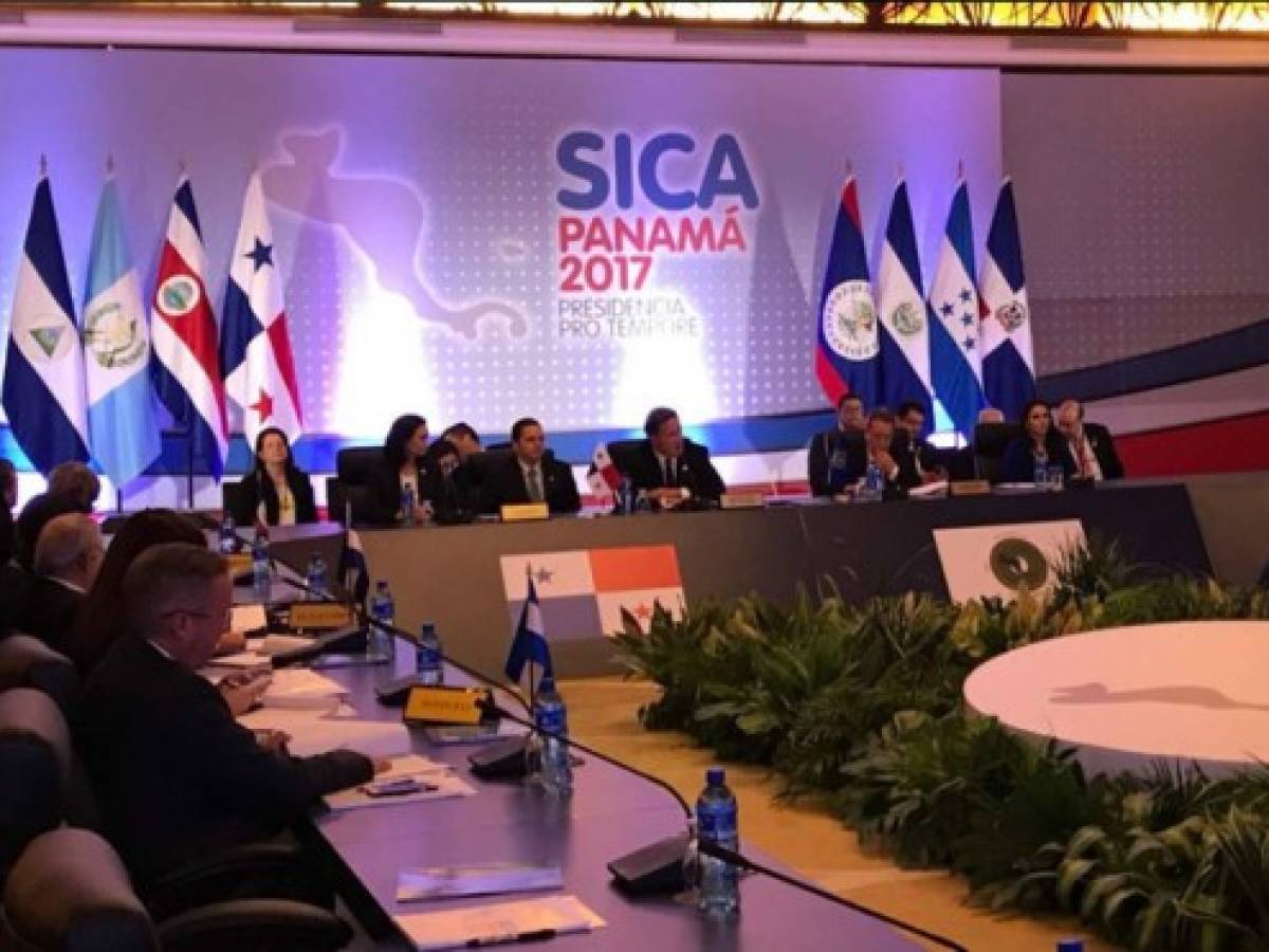 Presidentes del SICA piden solución pacífica a crisis de Honduras