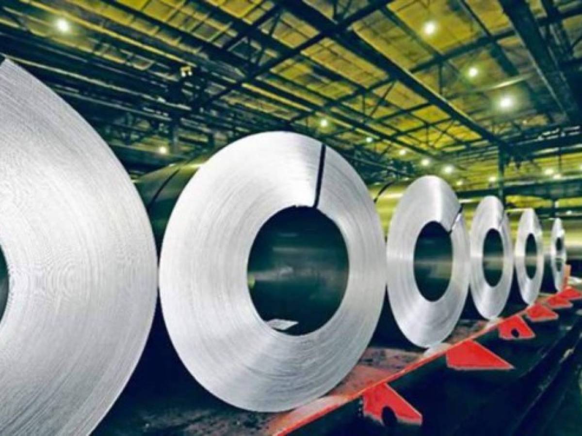 Indignación tras el anuncio de tarifas de EE.UU. al acero y el aluminio