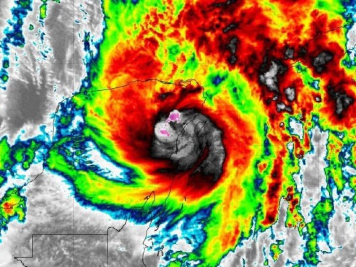 Tormenta tropical Gamma podría convertirse en huracán sobre la península de Yucatán