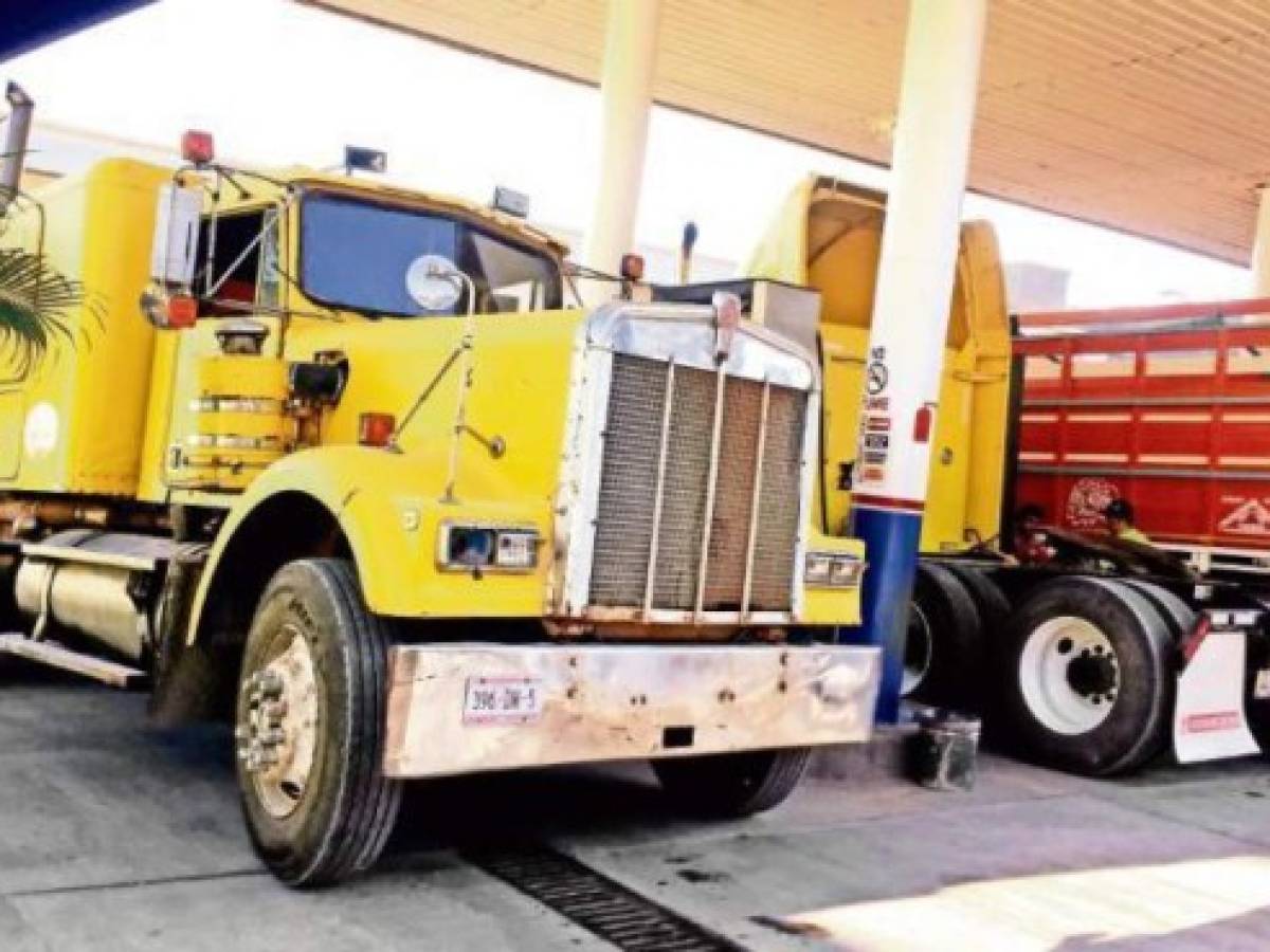 Guatemala: Denuncian contrabando de combustible hacia México