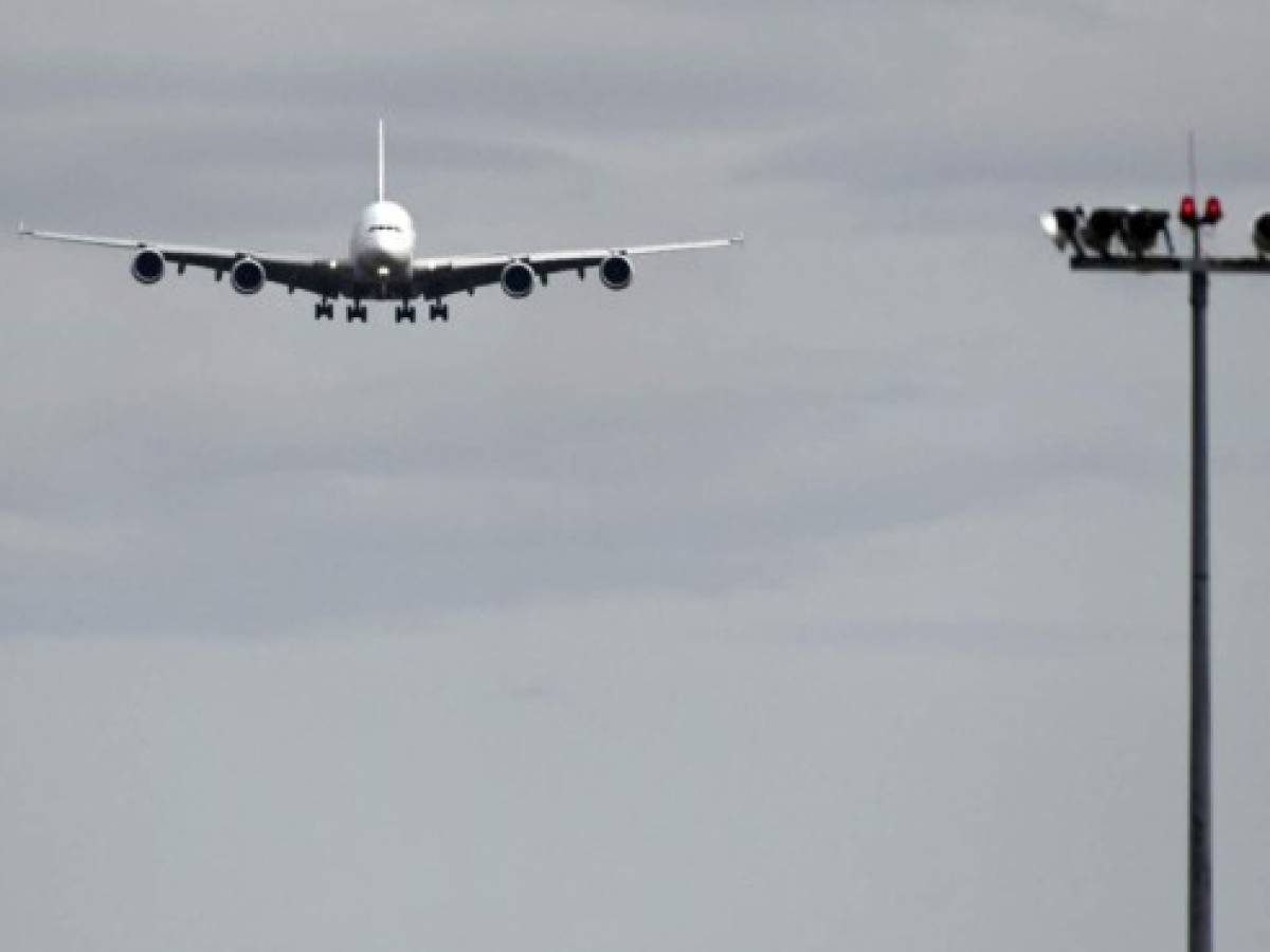 Boeing reporta otra abrupta caída trimestral de entrega de aviones