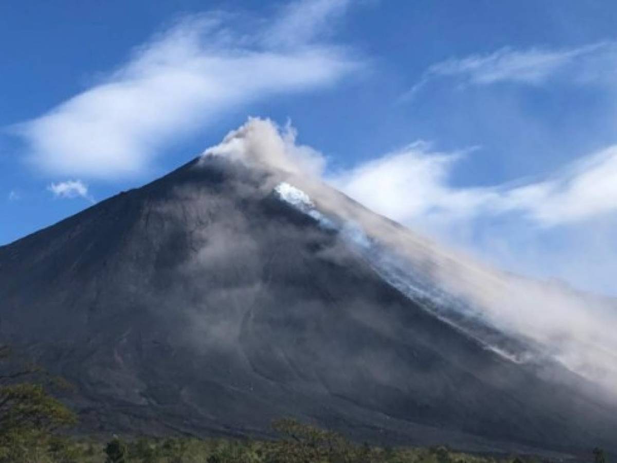 Tres volcanes aumentan actividad eruptiva en Guatemala