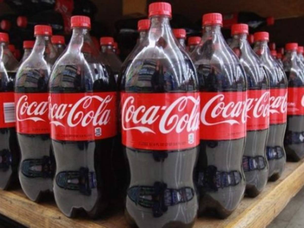 Coca-Cola reciclará el 100% de sus botellas para 2030