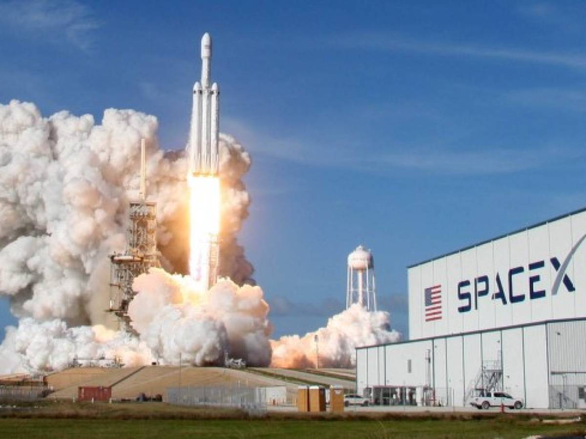 La NASA autoriza el primer vuelo tripulado de SpaceX el 27 de mayo