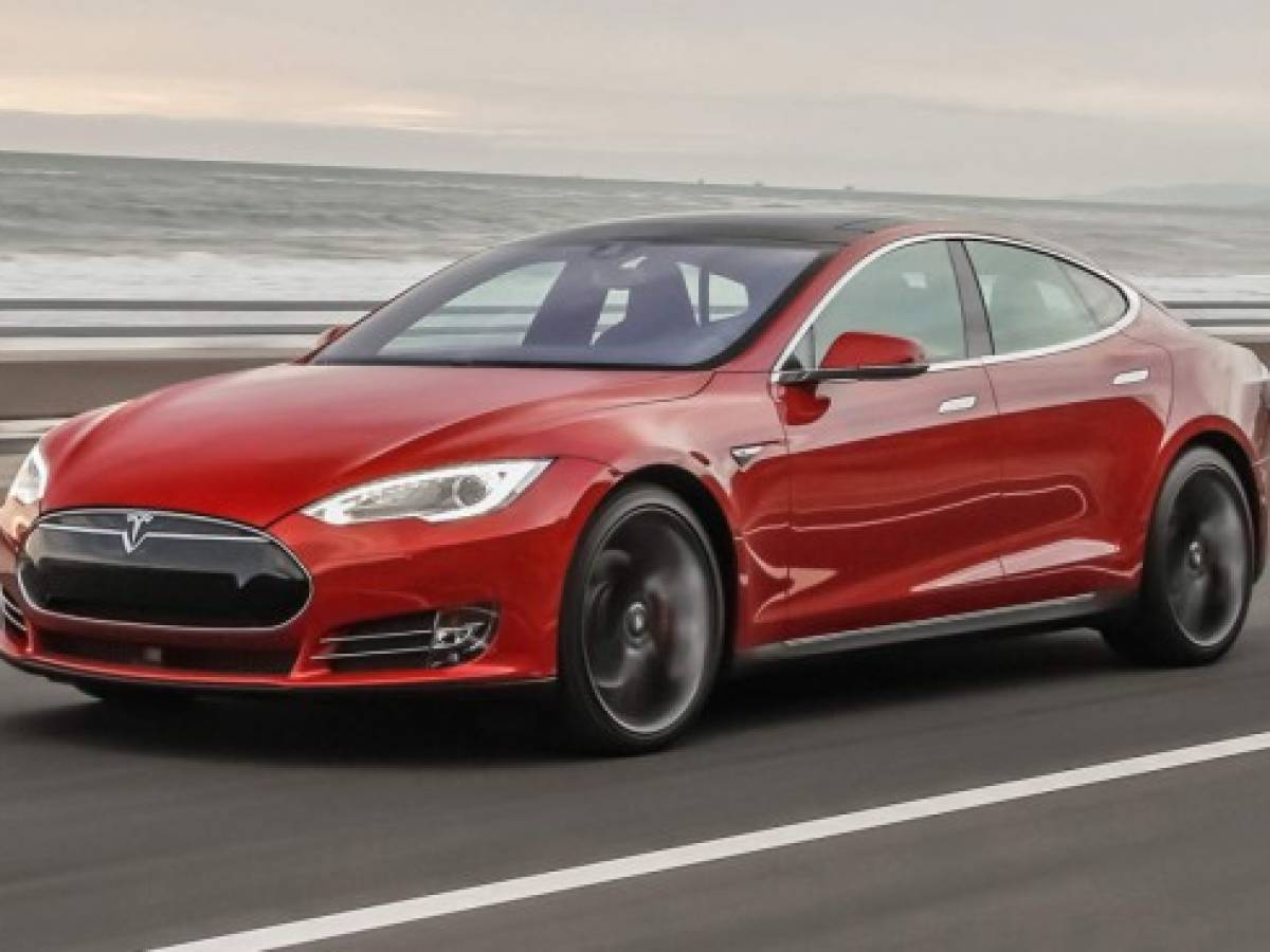 El Model S de Tesla lo lleva de 0 a 100km/h en 2,8 segundos
