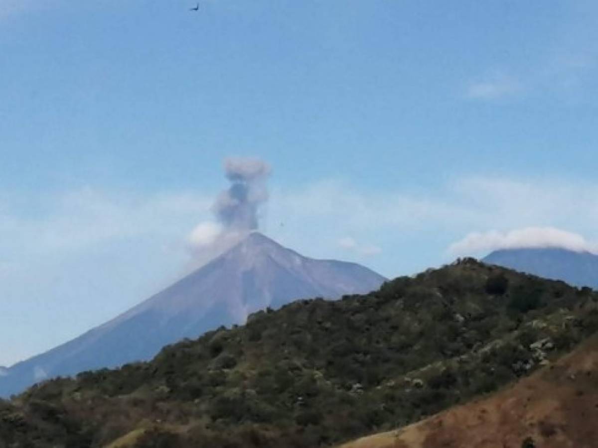 Volcán de Fuego registra fase eruptiva en Guatemala